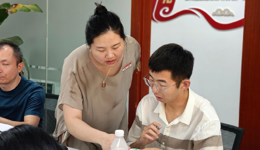 @湖北中教教育周老师—武汉高级职称评审的论文陷阱，到底是几篇？