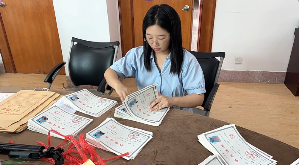 武汉纺织大学成考毕业有哪些材料?湖北中教教育姚老师现场整理全套毕业资料清单